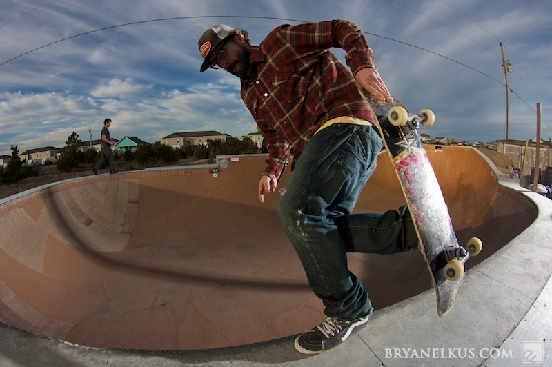BRYANELKUS_204862