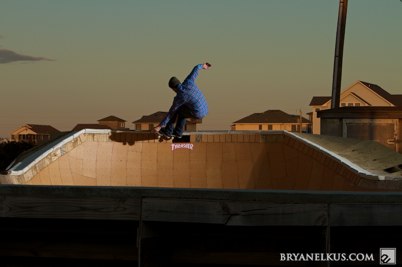 BRYANELKUS_205050