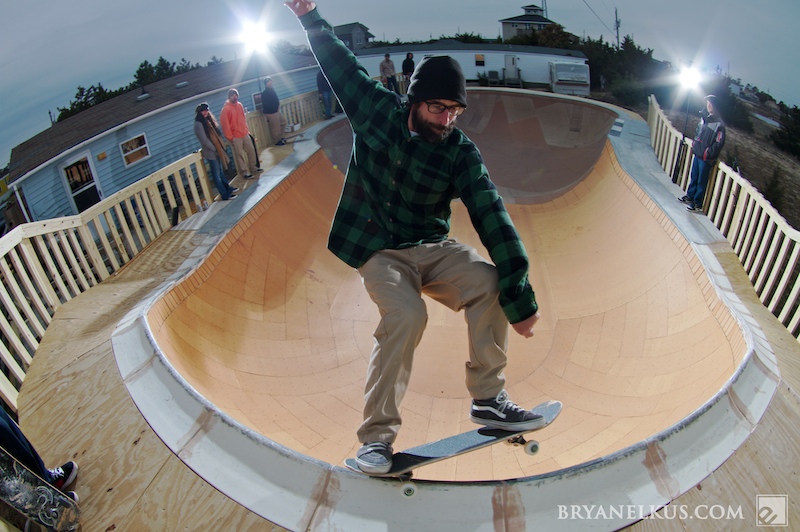BRYANELKUS_212209