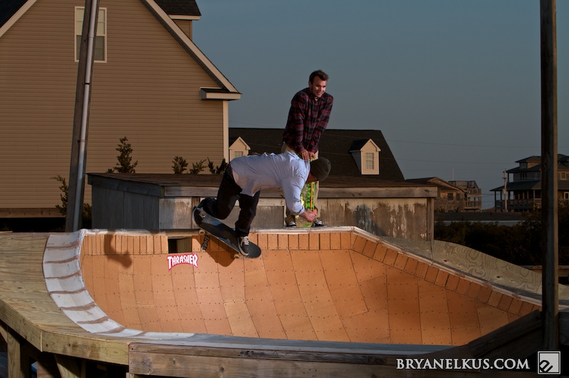 BRYANELKUS_211088