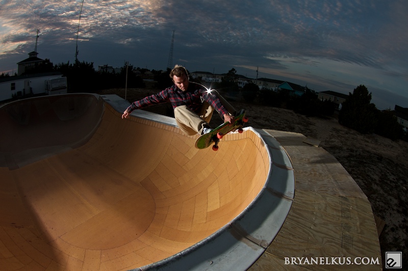 BRYANELKUS_211114