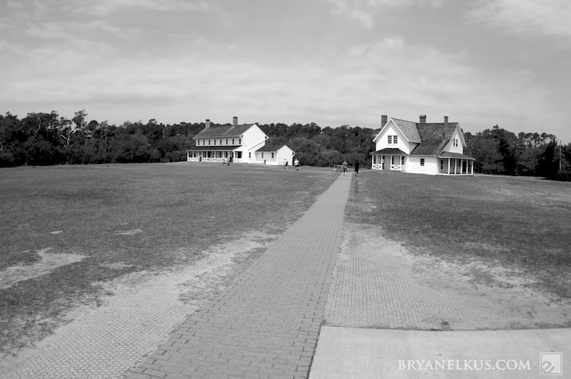 BRYANELKUS_221827