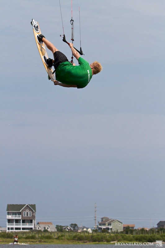 BRYANELKUS_257272