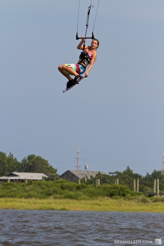 BRYANELKUS_258104