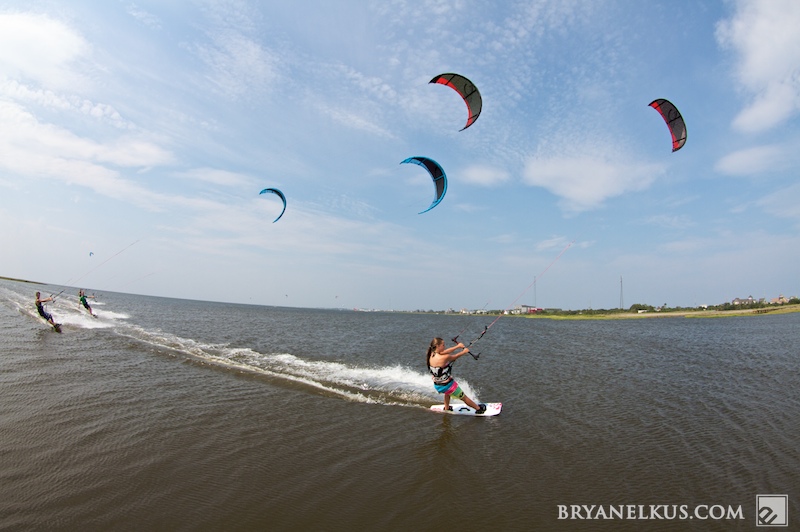 BRYANELKUS_258193