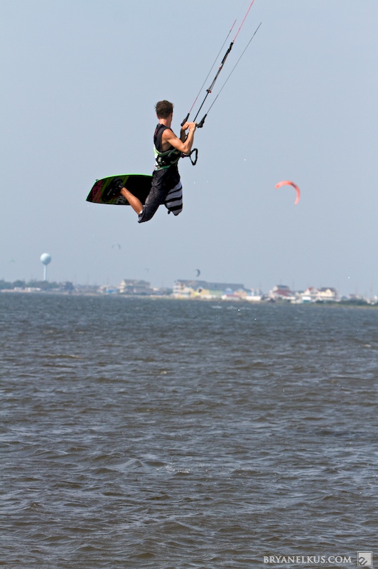 BRYANELKUS_258306