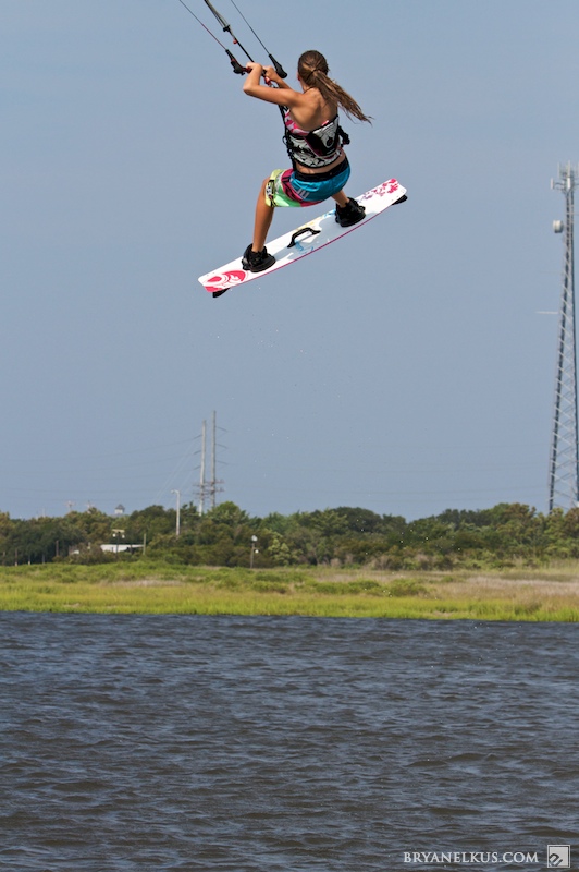 BRYANELKUS_258309