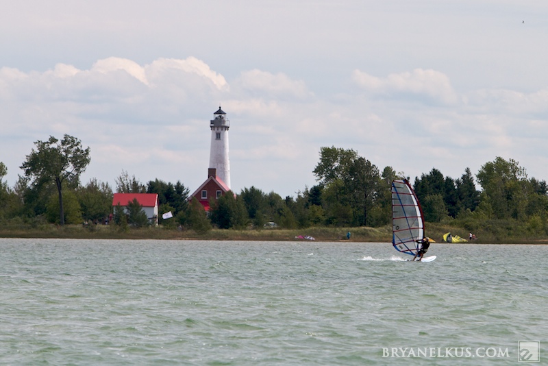 BRYANELKUS_265205