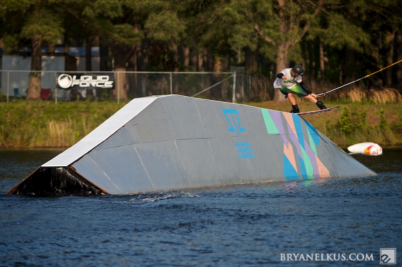 BRYANELKUS_280156