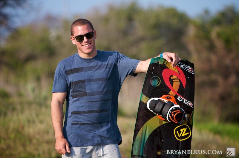 BRYANELKUS_281138