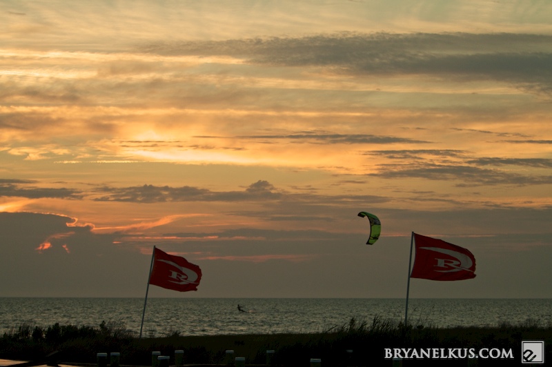 BRYANELKUS_282064