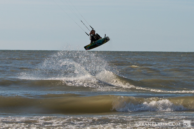 BRYANELKUS_282196