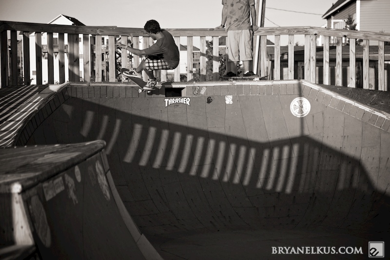BRYANELKUS_295959