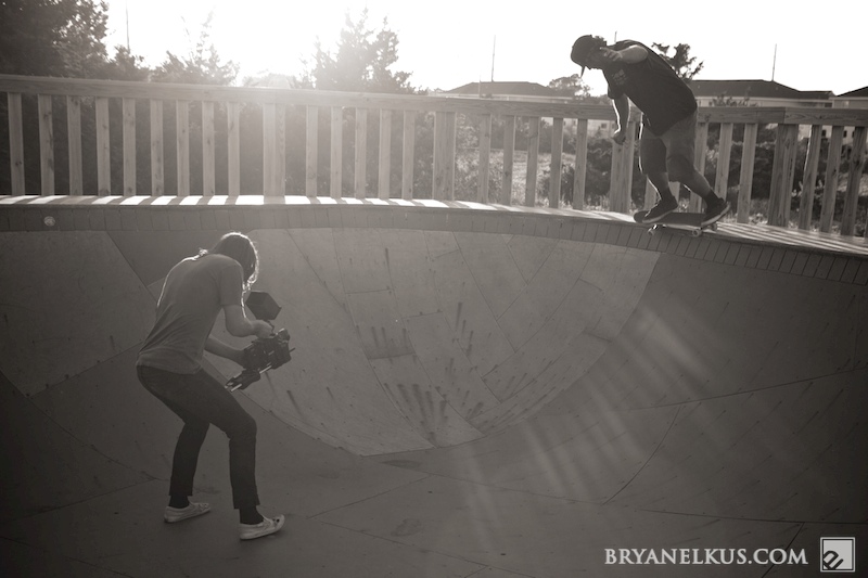 BRYANELKUS_296007