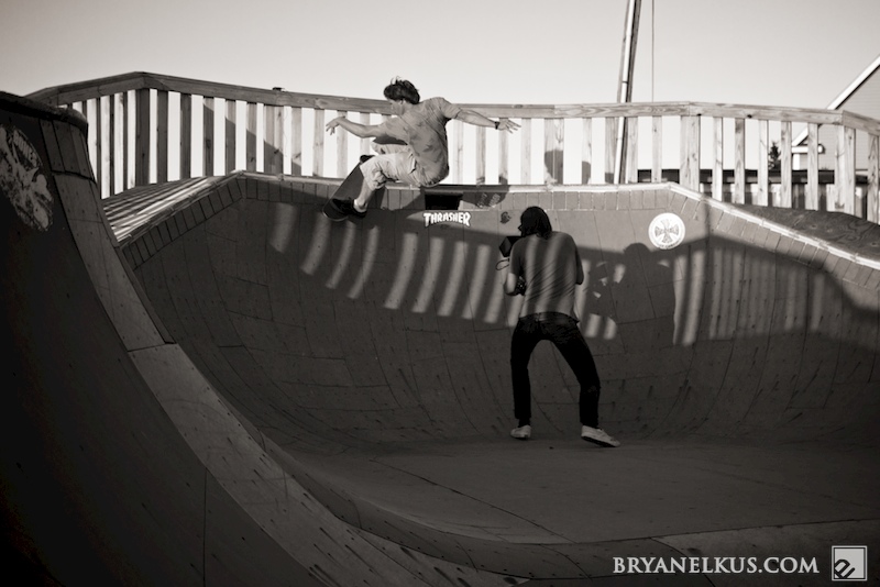 BRYANELKUS_296041