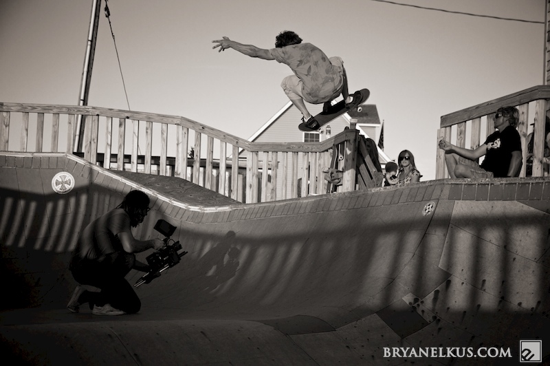 BRYANELKUS_296052