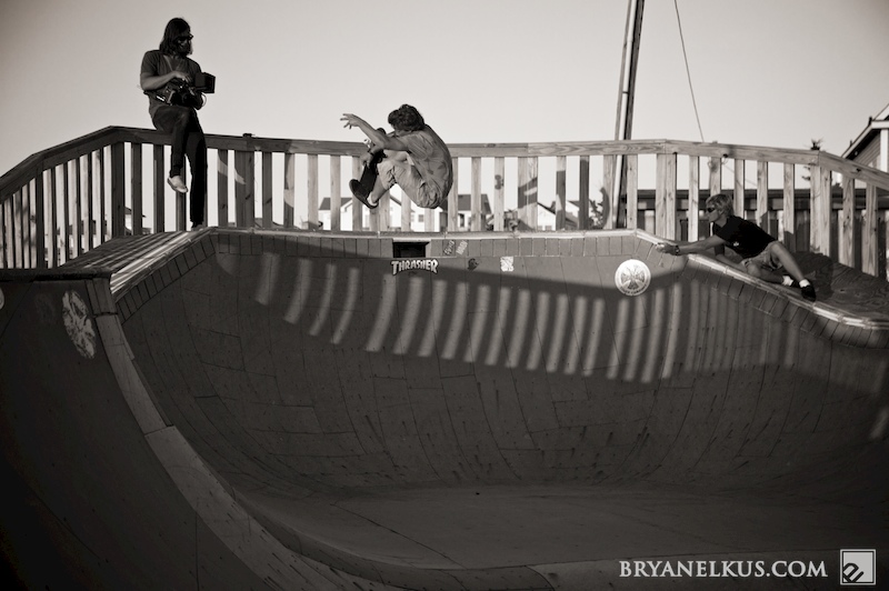 BRYANELKUS_296078