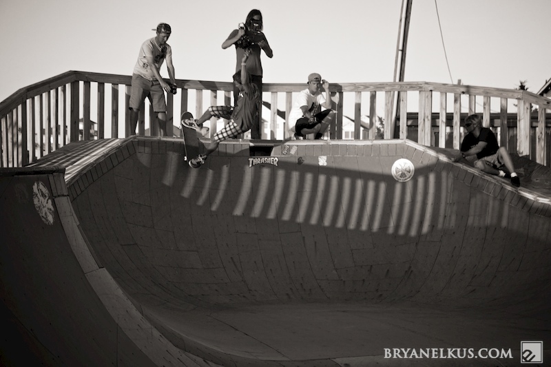 BRYANELKUS_296090