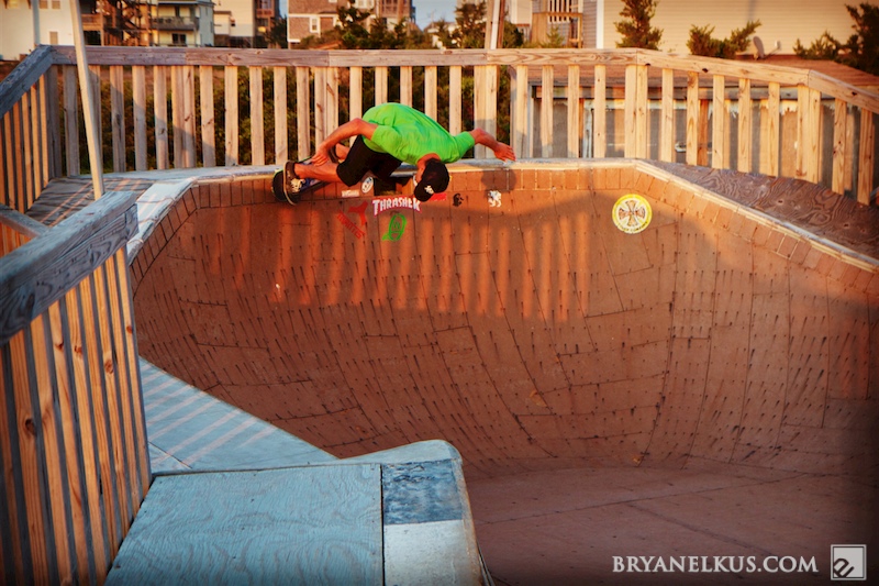 BRYANELKUS_318198