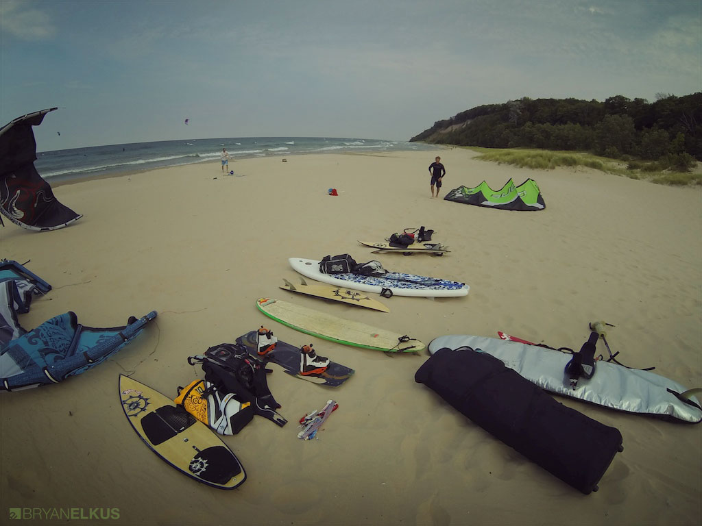 08_BRYANELKUS_345975