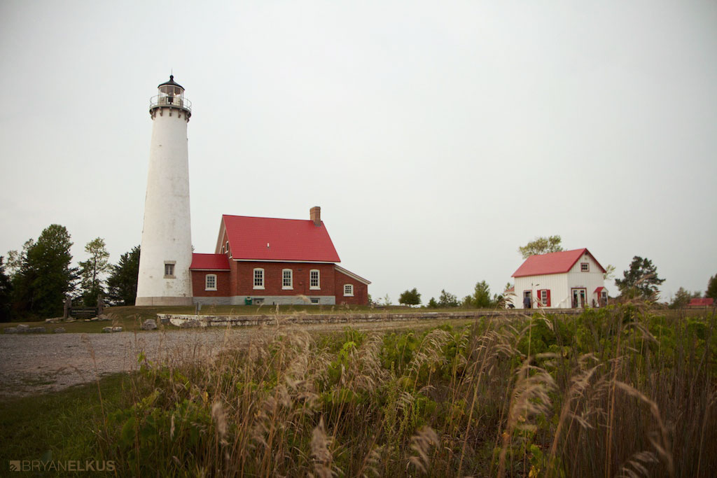 16_BRYANELKUS_348396