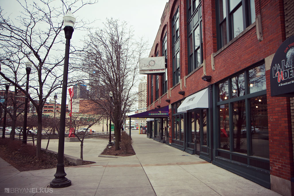 BRYANELKUS_409708