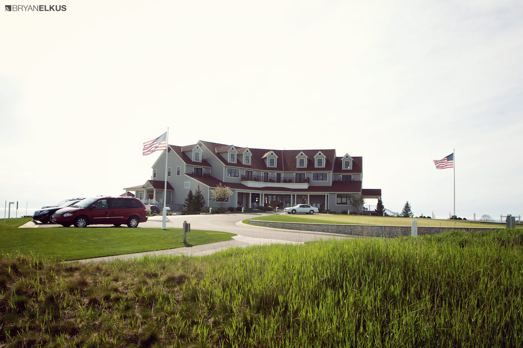 15_BRYANELKUS_427260