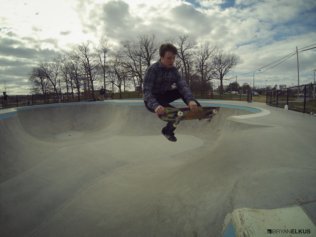 BRYANELKUS_529009