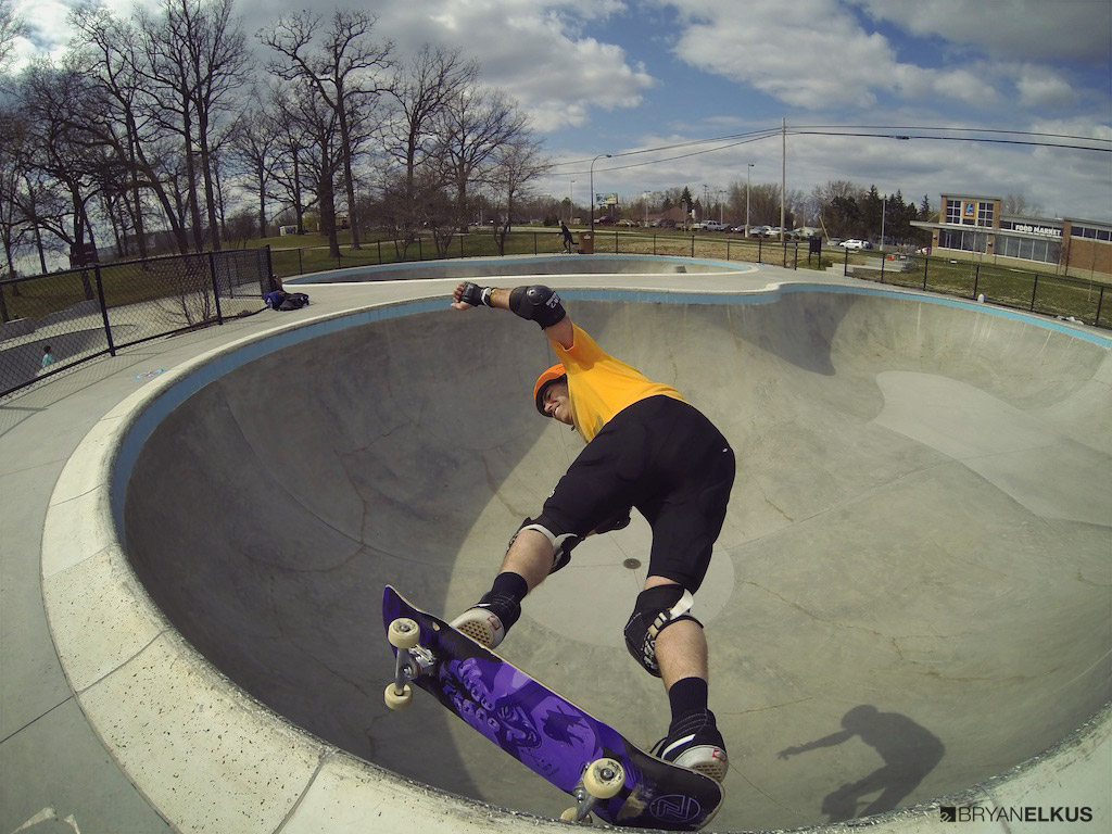 BRYANELKUS_529614