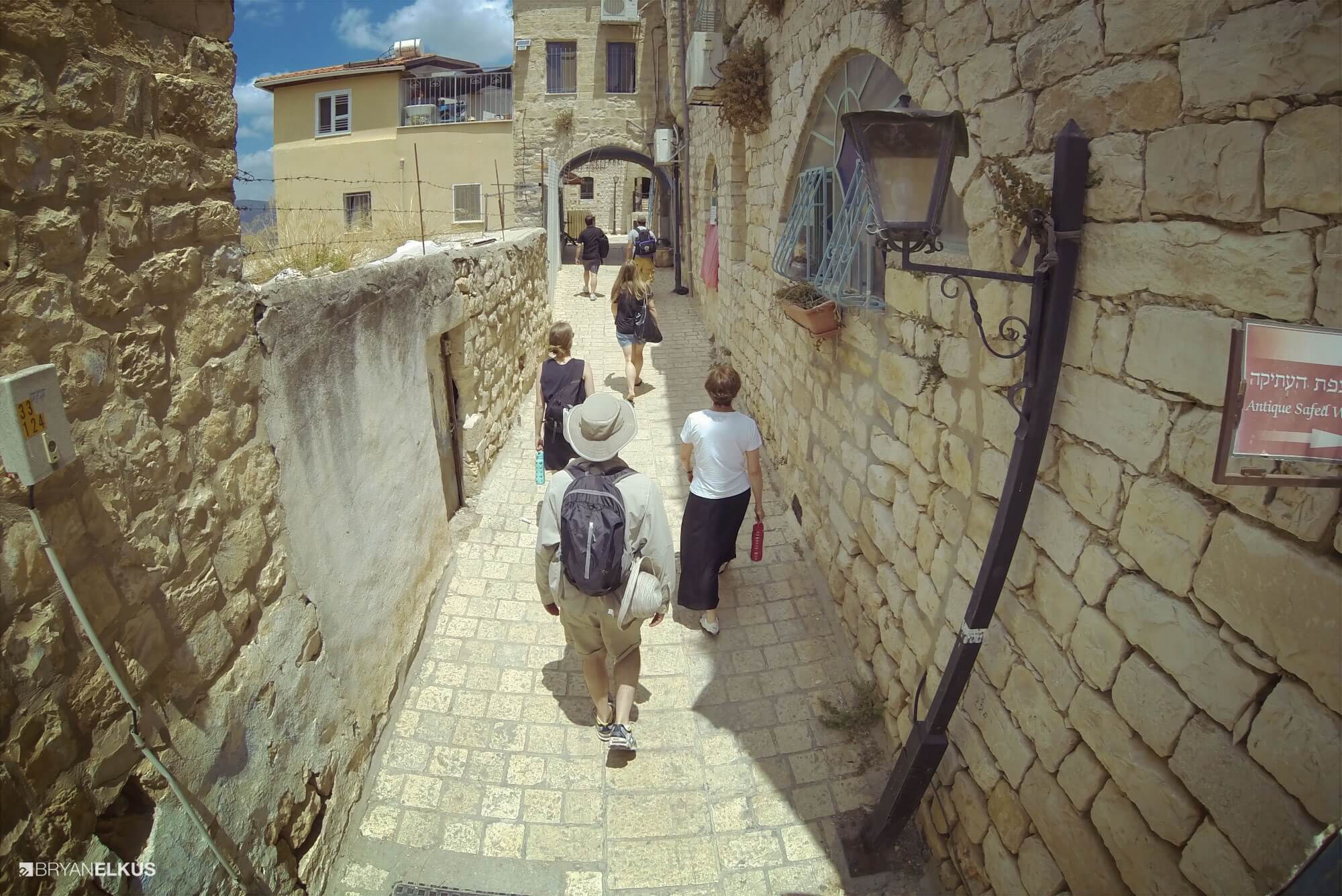 20_BRYANELKUS_542898