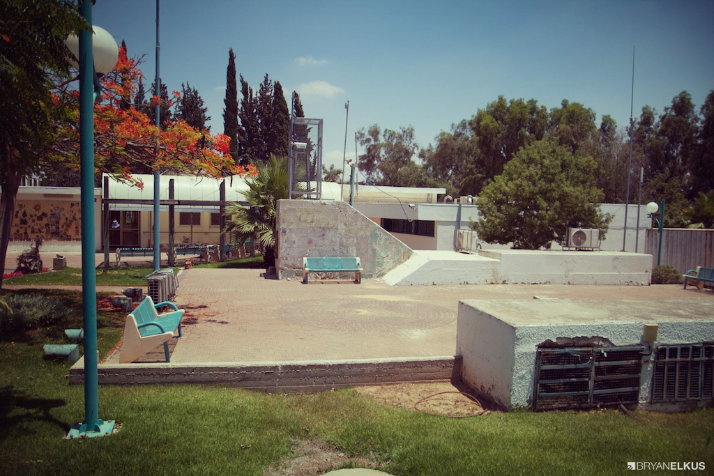 46_BRYANELKUS_539946