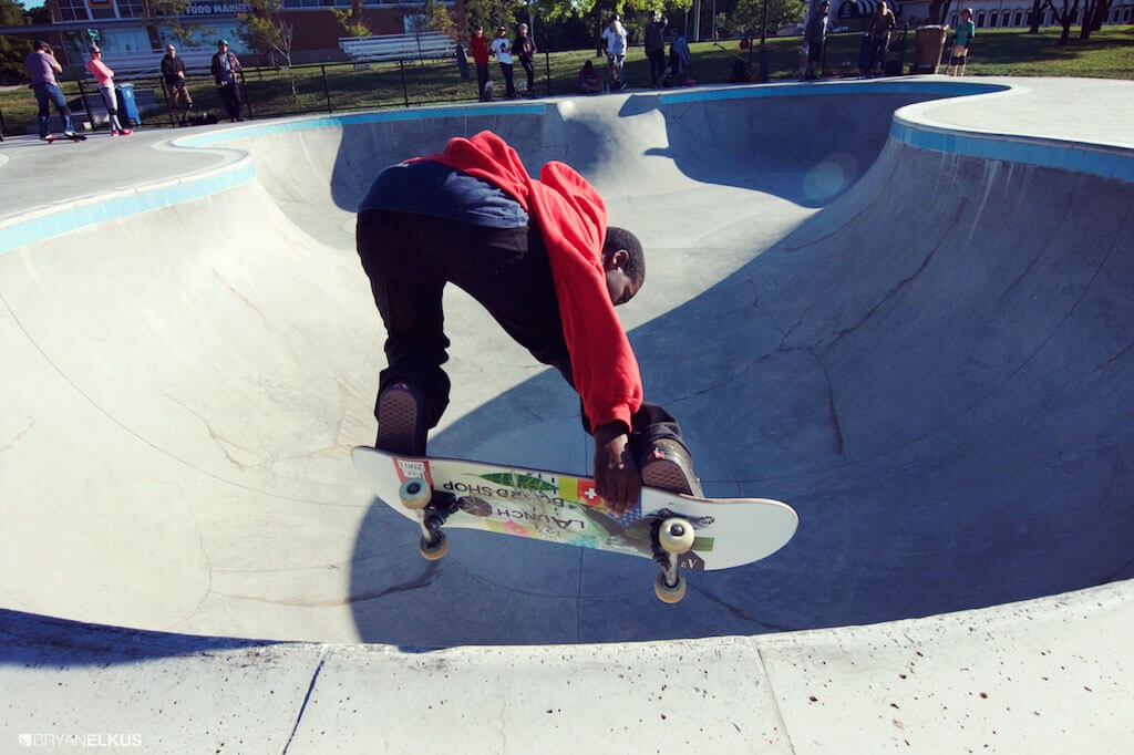 08_BRYANELKUS_582317