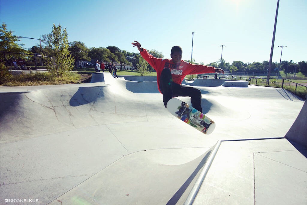 13_BRYANELKUS_582494
