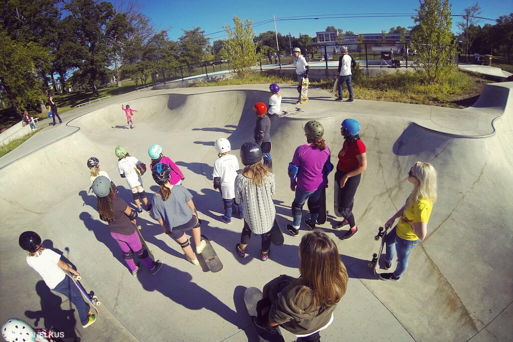 18_BRYANELKUS_584075