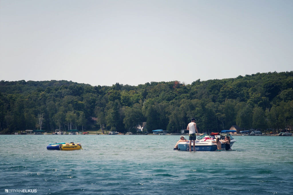 21_BRYANELKUS_570606