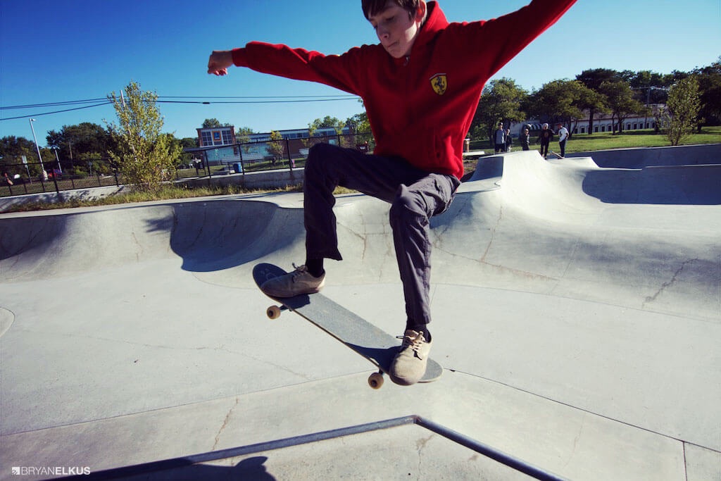 24_BRYANELKUS_582548