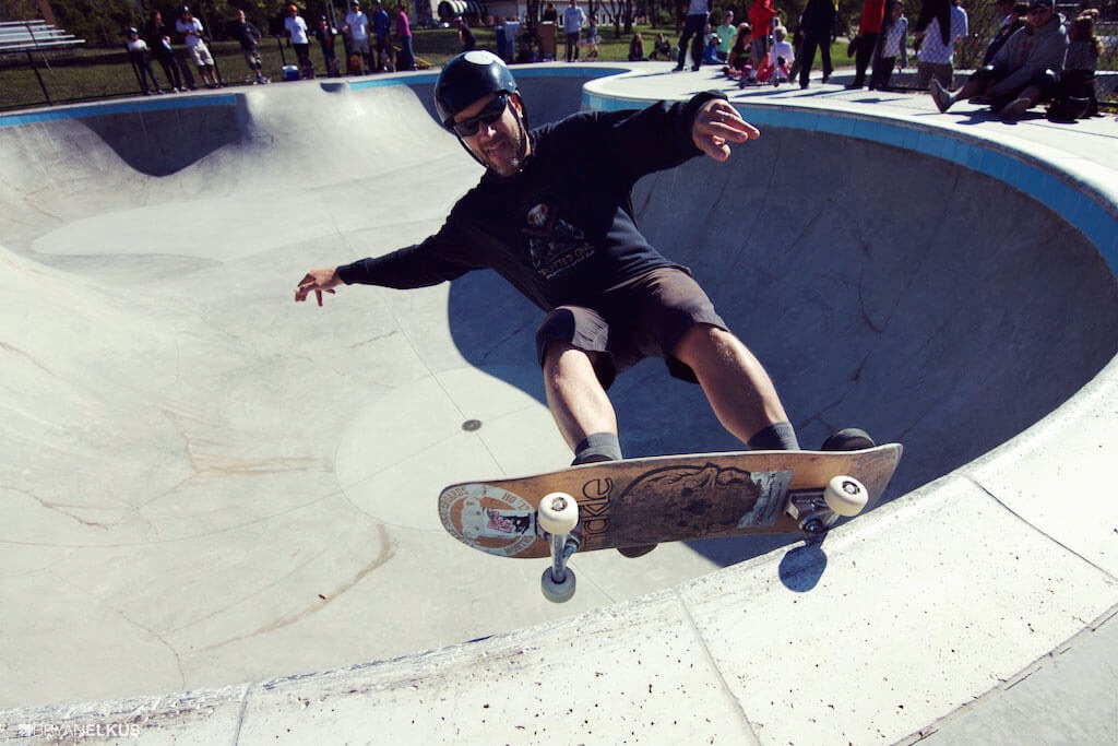 32_BRYANELKUS_582846