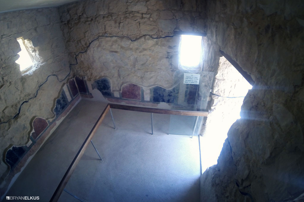 30_BRYANELKUS_540871