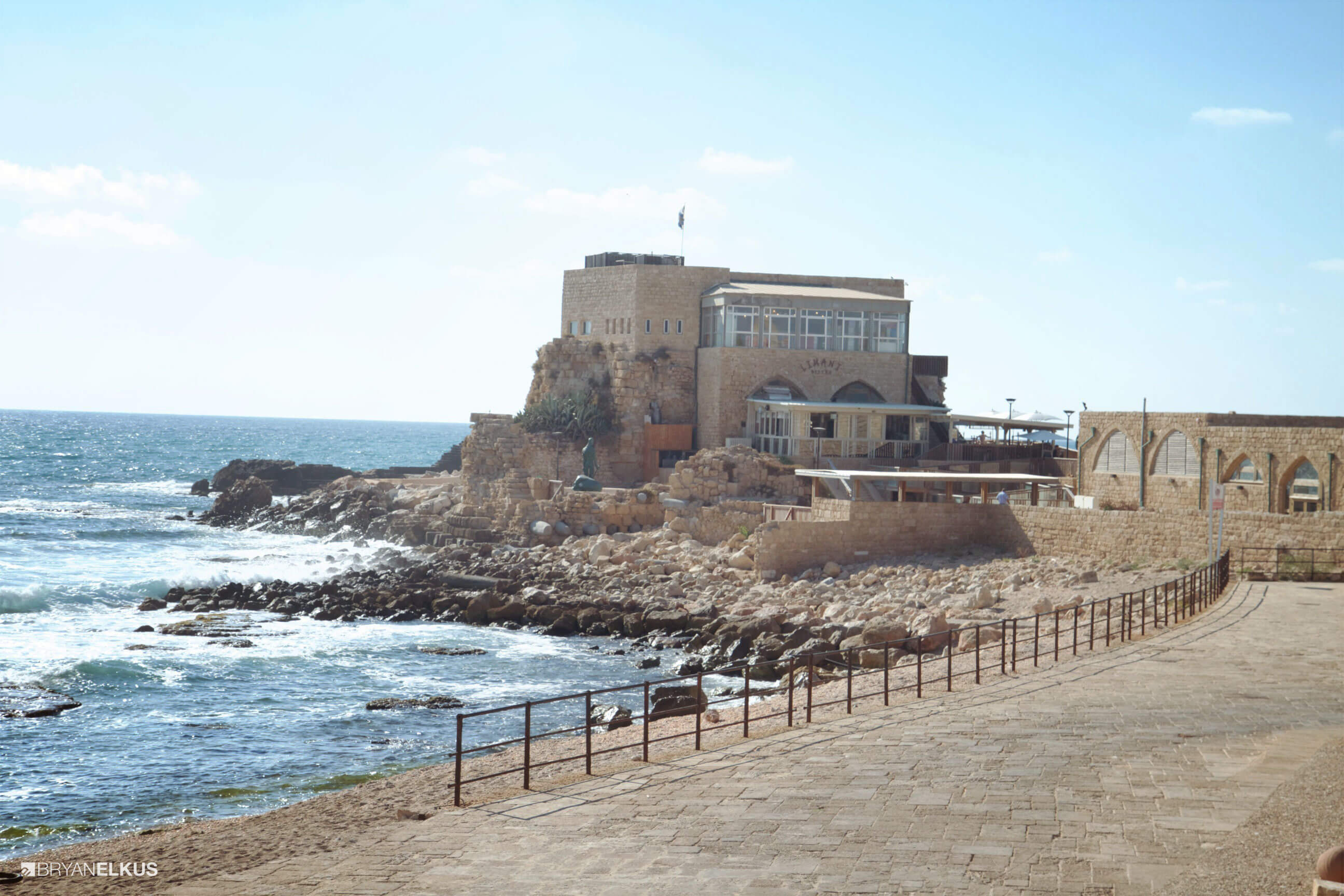 35_BRYANELKUS_544261