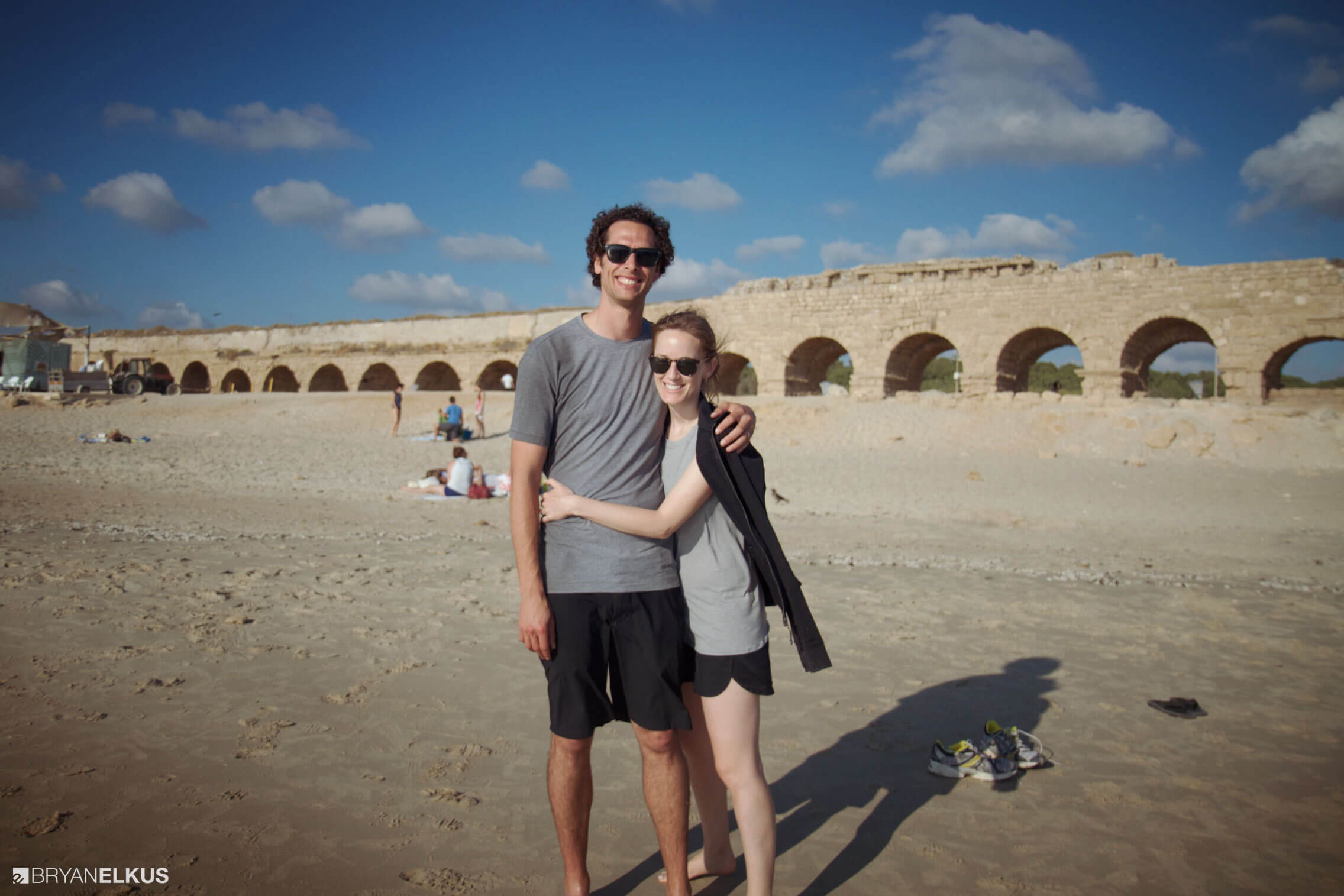 42_BRYANELKUS_544377