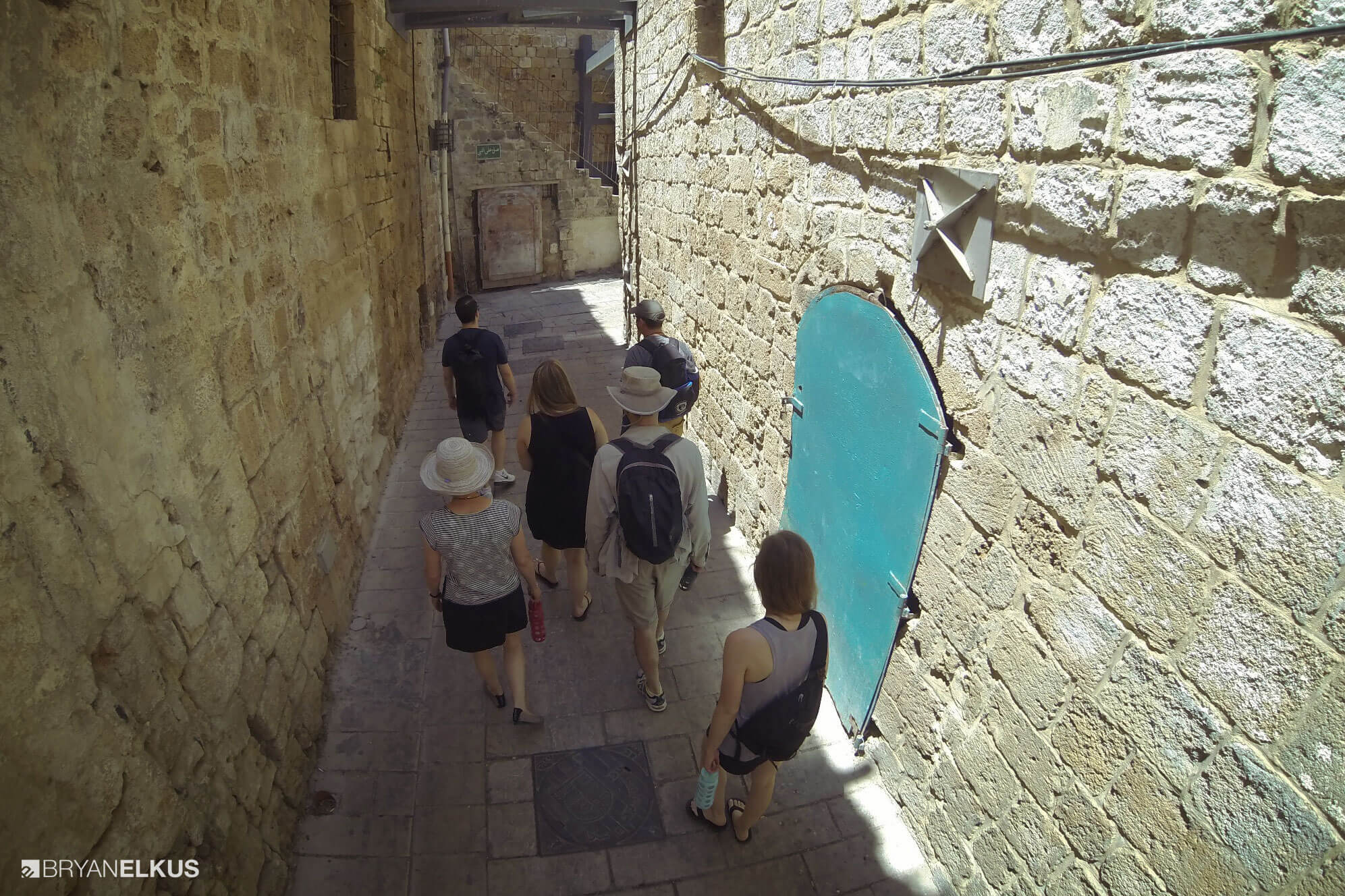 44_BRYANELKUS_544670