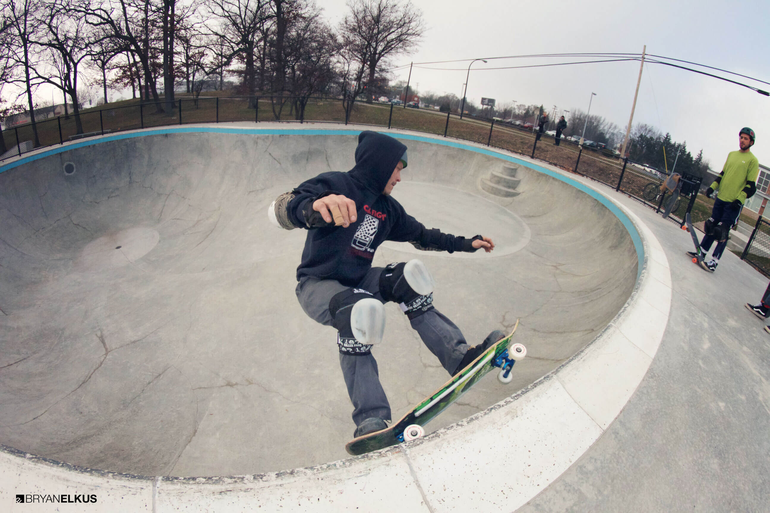 BRYANELKUS_598918