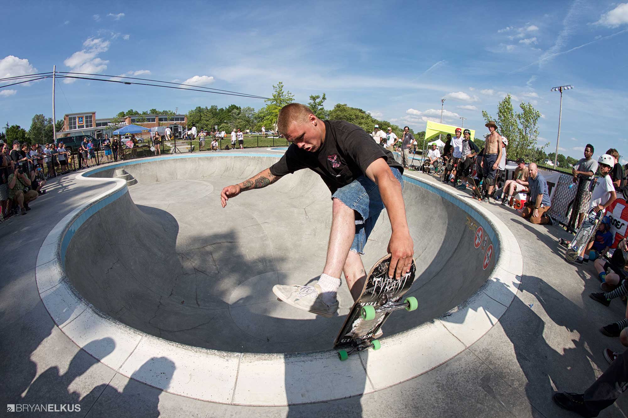 42_BRYANELKUS_615372
